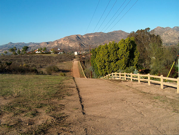 Lakeside Linkage Preserve trail